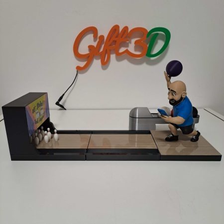 Mini bowling game display with figurine and logo for Gift3D.